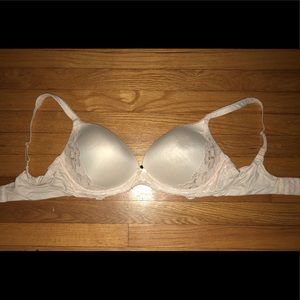 Body by Victoria’s Secret No wire Bra